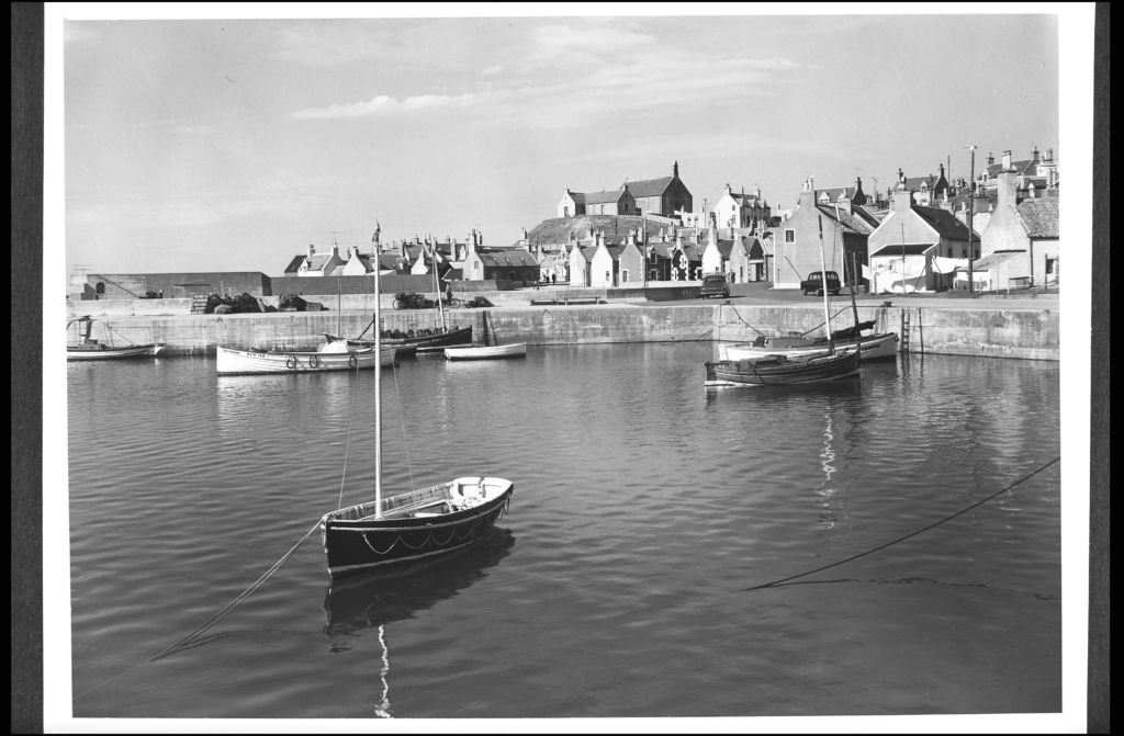 1960 The Harbour view to Church